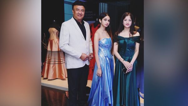'छपरी क्यों लग रहीं है..' Anu Malik का बेटियों का वीडियो वायरल, इसलिए ट्रोल कर रहे हैं लोग?