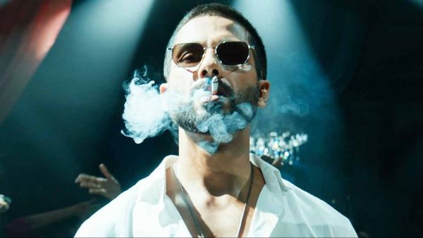 Deva Review: एक बार फिर स्क्रीन पर चमके Shahid Kapoor, फिल्म का सैकेंड हाफ दे सकता है झटका!