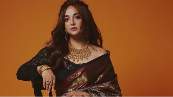 Monali Thakur ने अस्पताल में भर्ती होने की खबर को बताया झूठा, बोलीं- ऐसा कुछ भी नहीं हुआ...