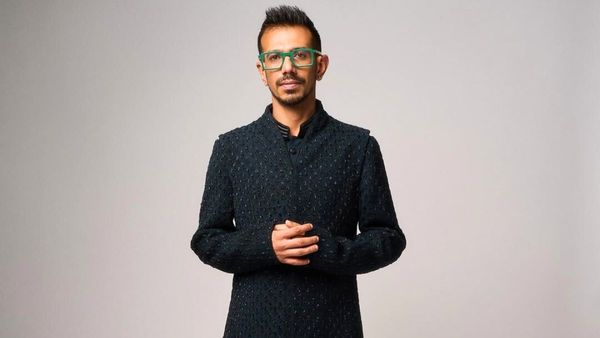 क्रिकेटर ही नहीं इनकम टैक्स इंस्पेक्टर भी हैं युजवेंद्र चहल, महीने में पाते हैं इतनी सैलरी