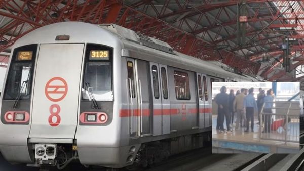 दिल्ली मेट्रो स्टेशन पर भिड़ा कपल, लड़की को फर्श पर पटका.. Viral Video देख भड़के लोग!