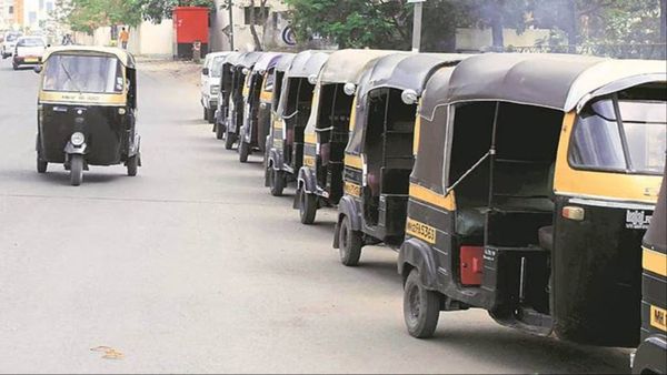 इस ऑटो में बैठने के लिए मुंह मांगी कीमत देने को तैयार लोग, एक ने तो कहा- 'मैं अपना सबकुछ लुटाने को तैयार हूं'