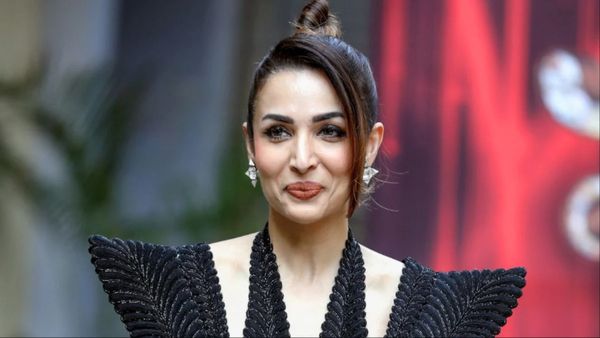 रेस्तरां के वॉशरूम से बाहर निकलते वक्त पैंट पहनना ही भूल गईं Malaika Arora, सरेआम होना पड़ा शर्मिंदा!