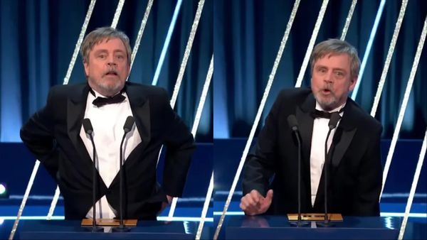 अवॉर्ड देते समय हॉलीवुड एक्टर Mark Hamill की गिर गई पैंट, संभालने की कोशिश की लेकिन फिर भी...