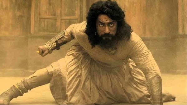 थिएटर में बैठकर 'छावा' इंजॉय कर रहे थे लोग, तभी स्क्रीन पर लगी आग और फिर...