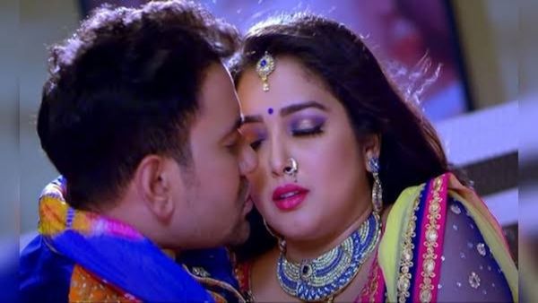 Bhojpuri Video: कभी बेड तो कभी सोफे पर रोमांस करते दिखे आम्रपाली दुबे और निरहुआ, देखें वीडियो...