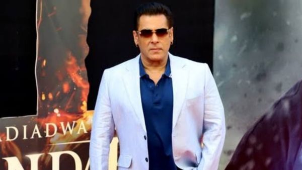 बचपन में Kiss से खूब कमाई करते थे सलमान खान, अब फिल्मों में किसिंग सीन के नाम पर हो जाती है बोलती-बंद