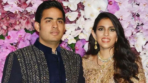 'श्लोका के साथ डेट नाइट या लड़कों के साथ गेमिंग नाइट?' Akash Ambani के जवाब ने दिया झटका!
