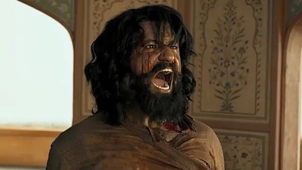 15 दिन 400 करोड़, बॉक्स ऑफिस पर विकी कौशल का जयघोश, ये रिकॉर्ड बनाने वाली साल की पहली फिल्म बनी छावा