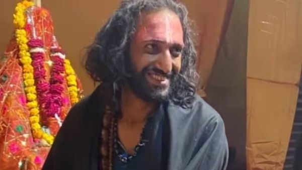 न्यूज रूम में आईआईटी बाबा की पिटाई, बदसुलूकी के बाद चैनल में ही धरने पर बैठे अभय सिंह