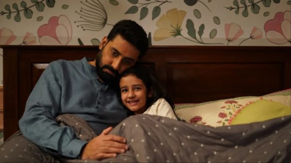 Be Happy Movie Review: अभिषेक बच्चन ने दिया अपना बेस्ट परफॉर्मेंस, बाप-बेटी की जोड़ी रोने पर करेगी मजबूर!