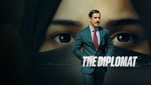 The Diplomat Review: फिल्म में जॉन अब्राहम की स्क्रीन प्रेजेंस दमदार, सादिया खतीब की एक्टिंग ने जीता दिल