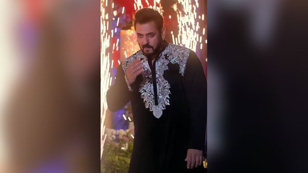 सलमान खान का सिकंदर वाला कुर्ता बना ट्रेंडसेटर, बढ़ गई है गाने में पहने गए कुर्ते की डिमांड!