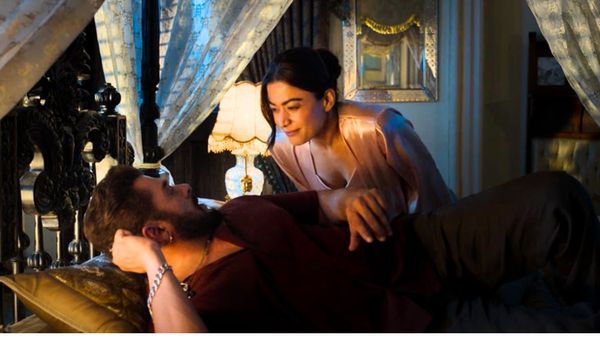 Sikandar: 'Hum Aapke Bina' सॉन्ग हुआ रिलीज, एक दूसरे के प्यार में डूबे दिखे सलमान खान-रश्मिका