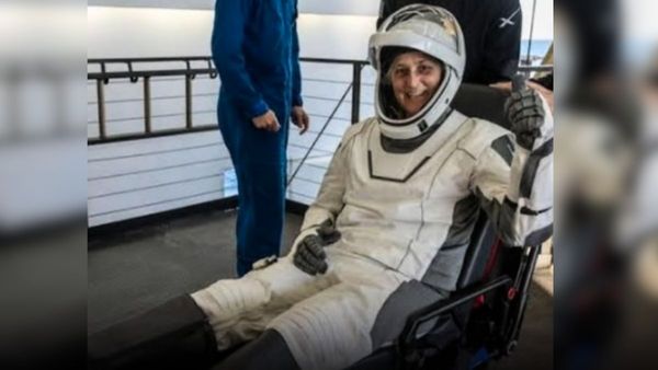 स्पेस से लौटते ही स्ट्रेचर पर इस तरह क्यों ले जाई गईं सुनीता विलियम्स ? सेहत को लेकर उठे सवाल, जानें वजह