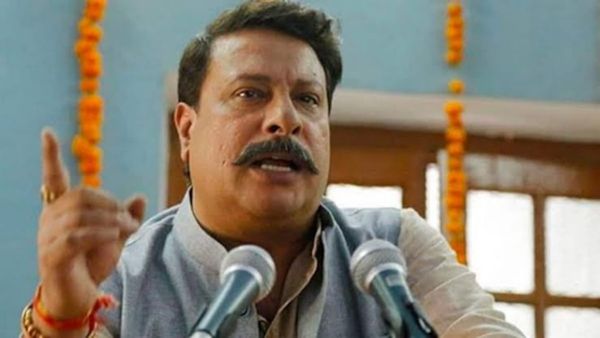 'बड़े एक्टर्स बोझ होते हैं...', Tigmanshu Dhulia ने बड़े सुपरस्टार्स के साथ काम ना करने की बताई वजह, लोग हैरान