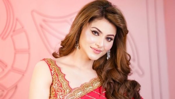 उत्तराखंड में मंदिर के दावे से पलटी Urvashi Rautela, बोलीं- लोग ठीक से सुनते नहीं...