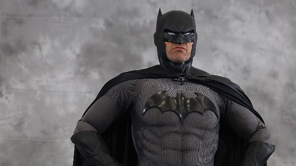 Batman Death: धर्मेंद्र के लिए दुआ करते रह गए लोग, इधर महज 65 की उम्र में चल बसा बैटमैन