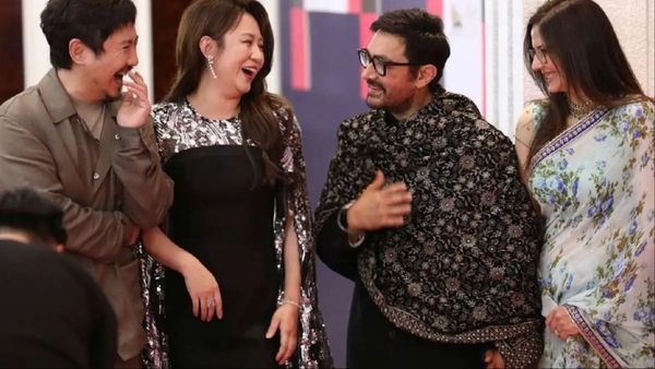 Aamir Khan से इतने साल छोटी हैं उनकी नई गर्लफ्रेंड Gauri Spratt, दो बच्चों की मां भी हैं एक्टर की लवर