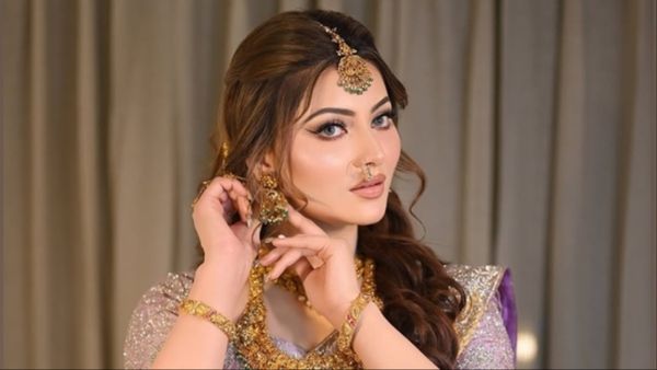 Urvashi Rautela का दावा- 'बद्रीनाथ के बगल में मेरे नाम पर मंदिर है', पुजारियों ने एक्ट्रेस के खिलाफ कही ये बात