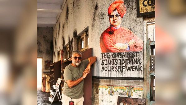 विवेक रंजन अग्निहोत्री ने 'द दिल्ली फाइल्स: द बंगाल चैप्टर' के सेट से दिखाई झलक, की मां काली की पूजा