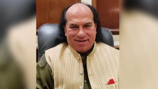 किन इंडियन हीरोइनों ने यु्द्ध के दौरान पाकिस्तानी सिंगर को किया था कॉल? चाहत फतेह अली खान ने खोला राज