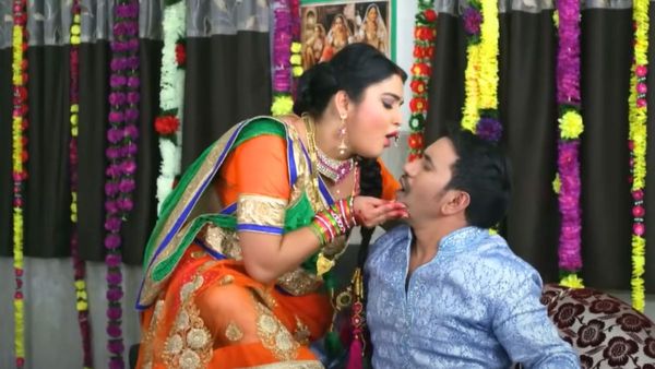 Bhojpuri Video: निरहुआ और आम्रपाली दुबे के सुहागरात वीडियो ने मचाई सनसनी, धड़ल्ले से वायरल हुआ वीडियो