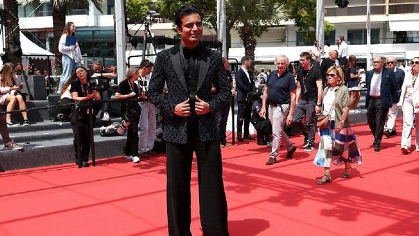 कान्स में पहला IAS अधिकारी अभिषेक सिंह, उनकी फिल्म ‘1946’ ने जीता दिल