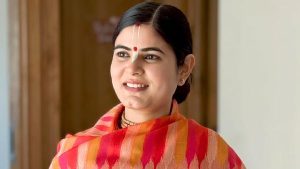 देवी चित्रलेखा को घर बुलाकर भागवत कराना है बेहद सस्ता, नहीं देनी होती कोई भी फीस सिर्फ इतना है चार्ज...