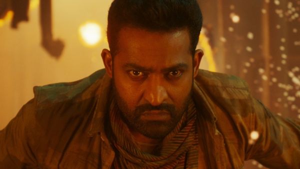 ‘देश के हर कोने से मिल रहे प्यार और पॉजिटिविटी से..’ वॉर 2 का टीजर आते ही NTR ने दिया ऐसा बयान?