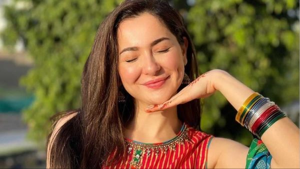 Hania Aamir की फोटोज की 25 रुपए में हो रही बिक्री? भारतीय फैंस की खास डिमांड पर पाकिस्तानी शख्स ने...