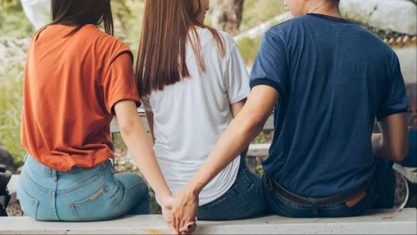 बेटी के पति पर आया बदचलन मां का दिल, दामाद के बच्चे भी किए पैदा, सबकी नाक के नीचे चल रहा था रोमांस