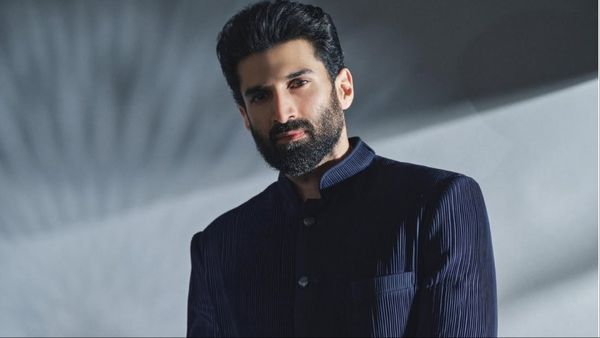 सलमान खान के बाद अब आदित्य रॉय कपूर के घर घुसी अनजान औरत, कपड़े और महंगे गिफ्ट्स का लालच देकर...