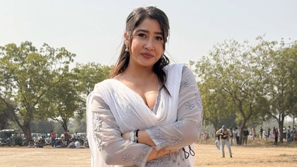 स्ट्रॉबेरी बिकिनी में सोफिया अंसारी को देख ललचाया लोगों का ईमान, हाल बेहाल हुआ हर इंसान