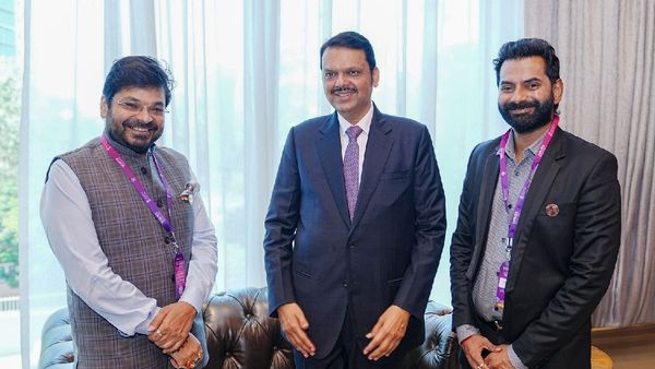 इस शहर में बनेगा विश्व का सबसे बड़ा सिनेमा, अभिषेक अग्रवाल और विक्रम रेड्डी ने Waves 2025 में ऐलान