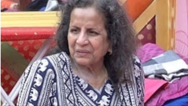 79 साल की उम्र में अकेले रहने पर मजबूर है ये एक्ट्रेस, इमोशनल होकर कहा- 'डर लगता है, मुझे कुछ हुआ तो...'