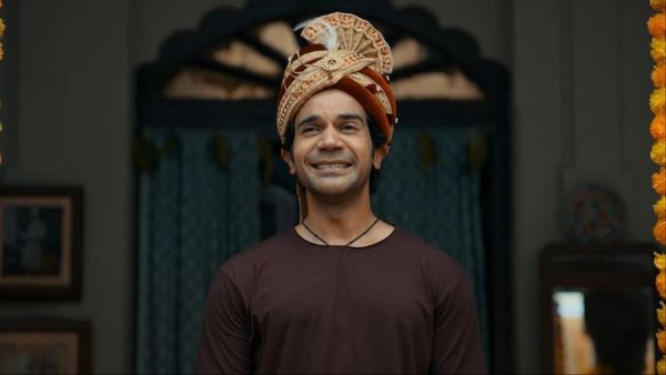 15 दिनों के अंदर ही OTT पर स्ट्रीम हुई ये फिल्म, अच्छी कमाई के बावजूद मेकर्स ने लिया चौंकाने वाला फैसला