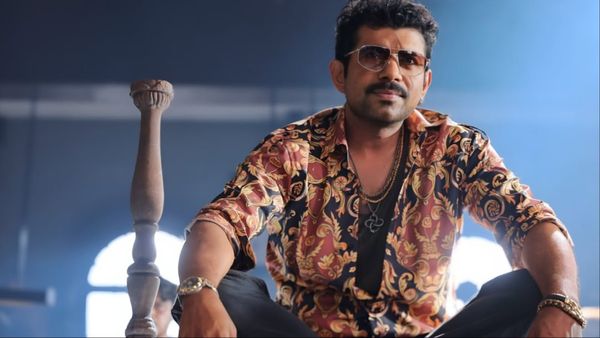 ईरान इजरायल की लड़ाई के बीच फंसा ये बॉलीवुड एक्टर, दुबई में करता रहा फ्लाइट का इंतजार, रात में...