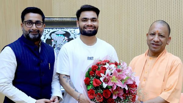 9वीं फेल रिंकू सिंह बने शिक्षा विभाग में अफसर, बुरी तरह से ट्रोल हो रहे हैं योगी आदित्यनाथ!