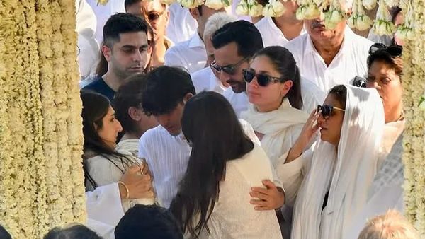 Sunjay Kapoor Funeral- पिता के अंतिम संस्कार में टूट गया 14 साल के बेटा कियान, करिश्मा कपूर की हुई ऐसी हालत?