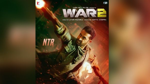 वॉर 2 के पोस्टर में NTR का डैशिंग लुक देख उछल पड़े फैंस, बोले- सीन स्टीलर!
