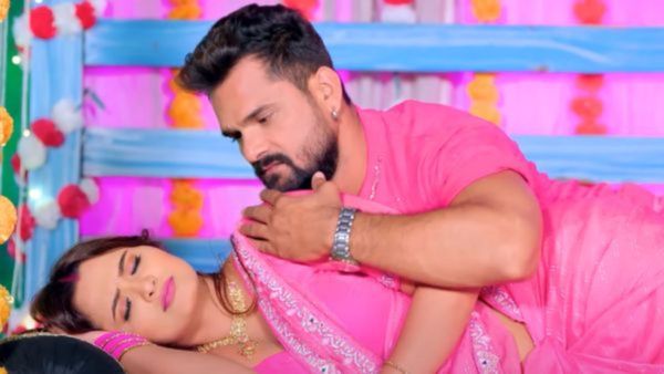 Bhojpuri Video: खेसारी और नीलम के रोमांस ने पार कीं सारी हदें, इस बेडरूम VIDEO ने पार किए 100 मिलियन व्यूज