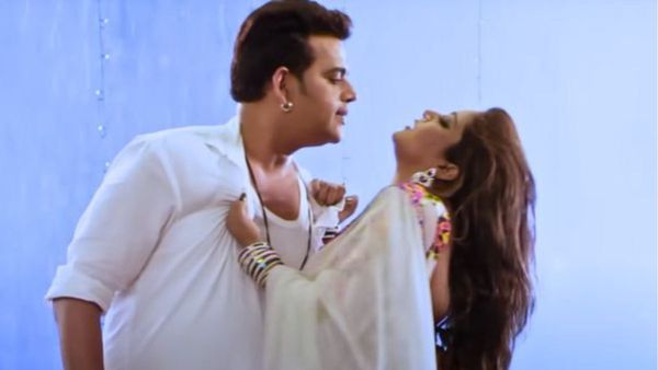 Bhojpuri Video: बारिश के मौसम में इंटरनेट पर गदर काट रहा रवि किशन और अंजना सिंह का वीडियो, आपने देखा क्या