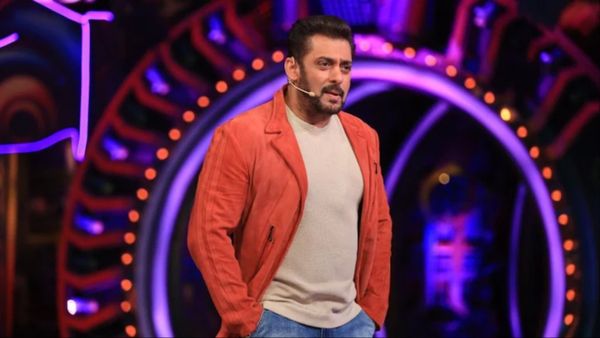 Bigg Boss 19 के लिए सलमान खान वसूल रहे भारी-भरकम फीस, इस सीजन में के बढ़ाए इतने पैसे