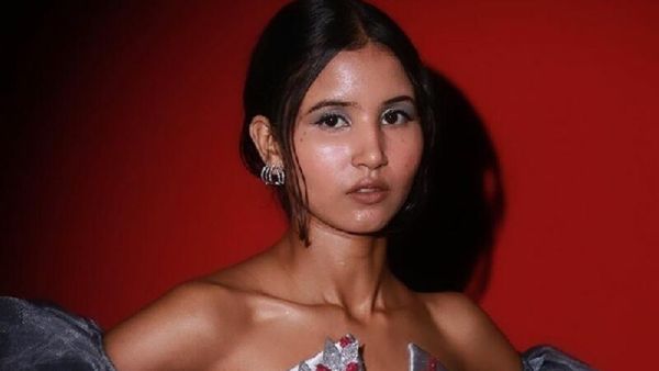 लाखो मे एक एक आउटफिट बेच रही नैंसी त्यागी, महंगी ड्रेस के मामले में मनीष मल्होत्रा-सब्यसाची को भी छोड़ा पीछा