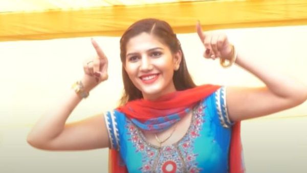 Haryanvi Song: Sapna Choudhary के गाने ने मचाया भूचाल, ठुमके देखते ही लट्टू हुई भीड़