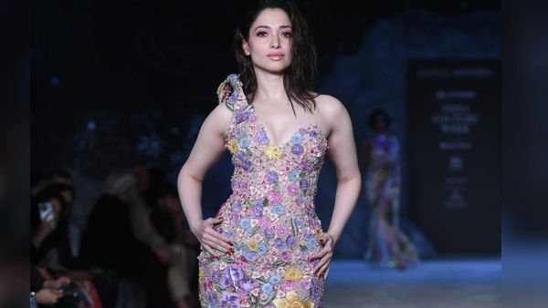 तमन्ना भाटिया ने इंटरनेट पर मचाया तहलका, इंडियन कुट्योर वीक के रैंप पर किया खास अंदाज से राज