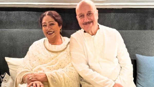 अलग-अलग कमरों में सोते हैं अनुपम खेर और किरण खेर, शादी के 40 साल बाद किया खुलासा, बोले- उनकी आदत...