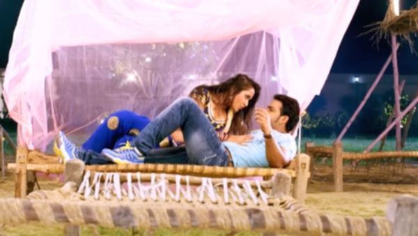 Bhojpuri Video: अकेले में ही करें क्लिक, पवन सिंह के लेट नाइट वीडियो पर आए 655 मिलियन व्यूज...