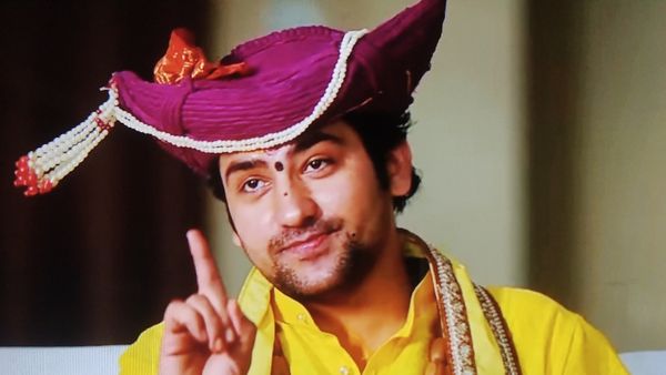 कितने पढ़े लिखे हैं दूसरों का भविष्य बताने वाले Dhirendra Krishna Shastri? सच्चाई जानकर लगेगा झटका!